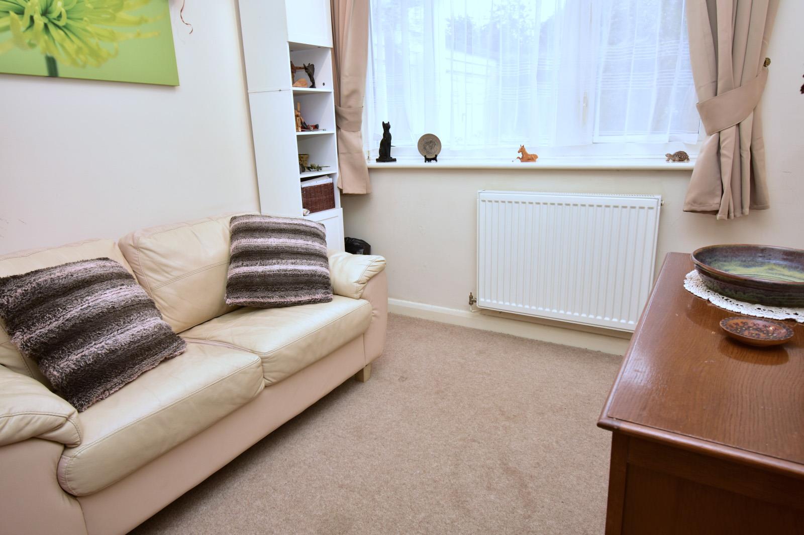 A BEDROOM 2.JPG